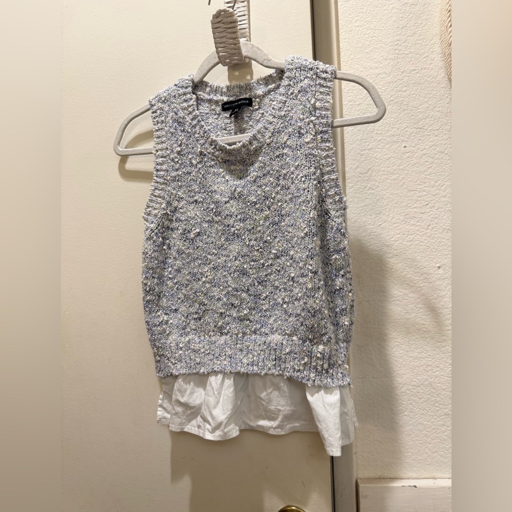 Saks Fifth Avenue sweater medium